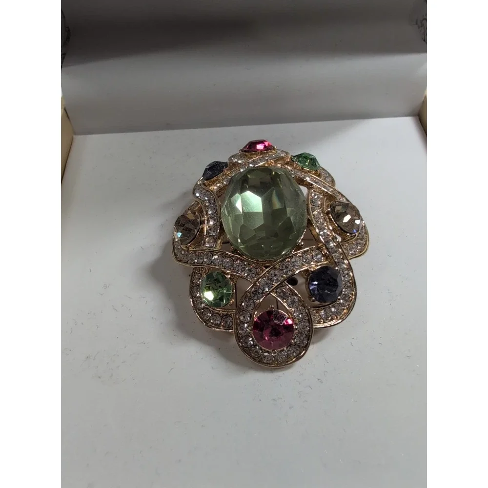 CHARTER‎ CLUB MULTI COLOR RHINESTONE GOLD TONE FLOWER BROOCH